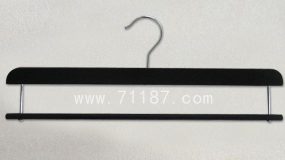 p钉木杆实木衣架-欢迎光临888集团衣架-严米衣架.jpg